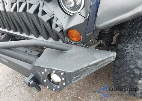 2013 Jeep Wrangler Unlimited Freedom Edition из США, поврежденный, VIN 1C4BJWDG4DL586397